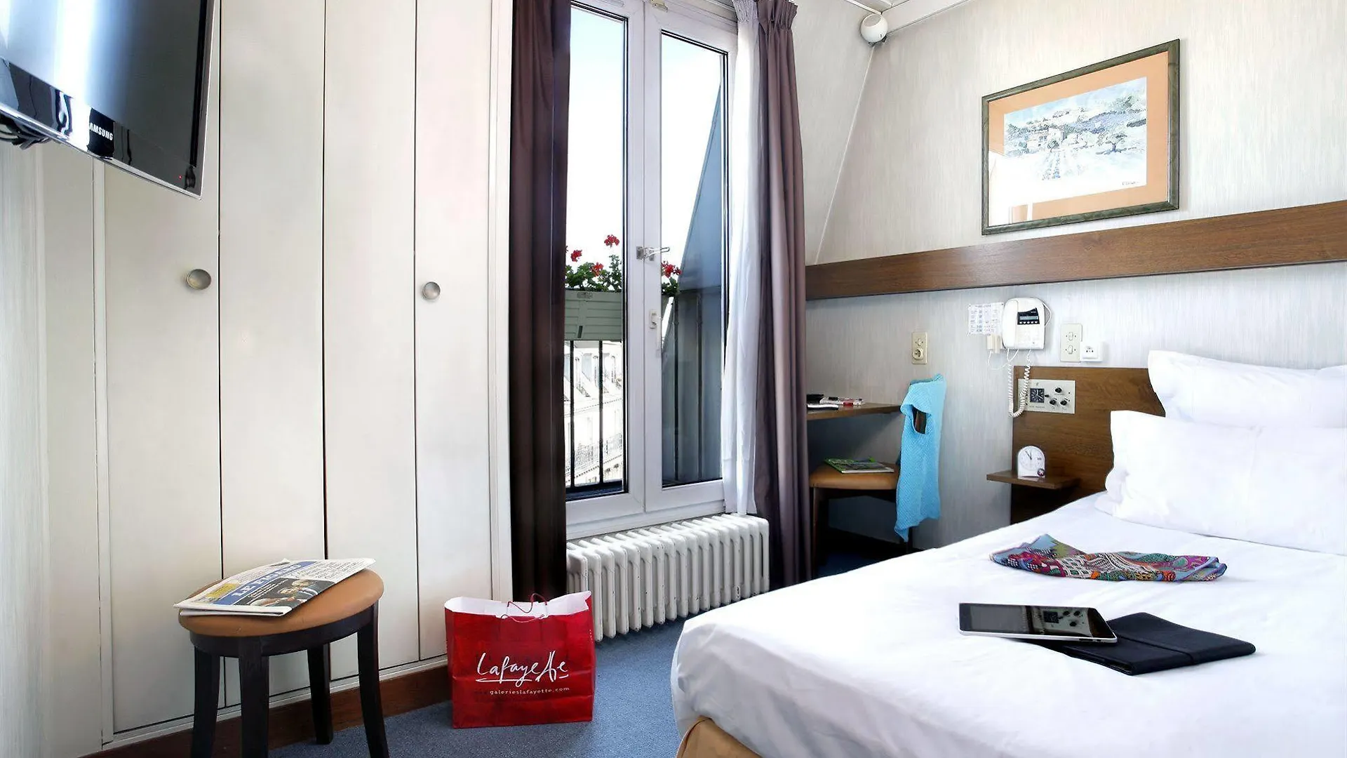 ***  Libertel Gare De L'Est Francais Hotel Paris France